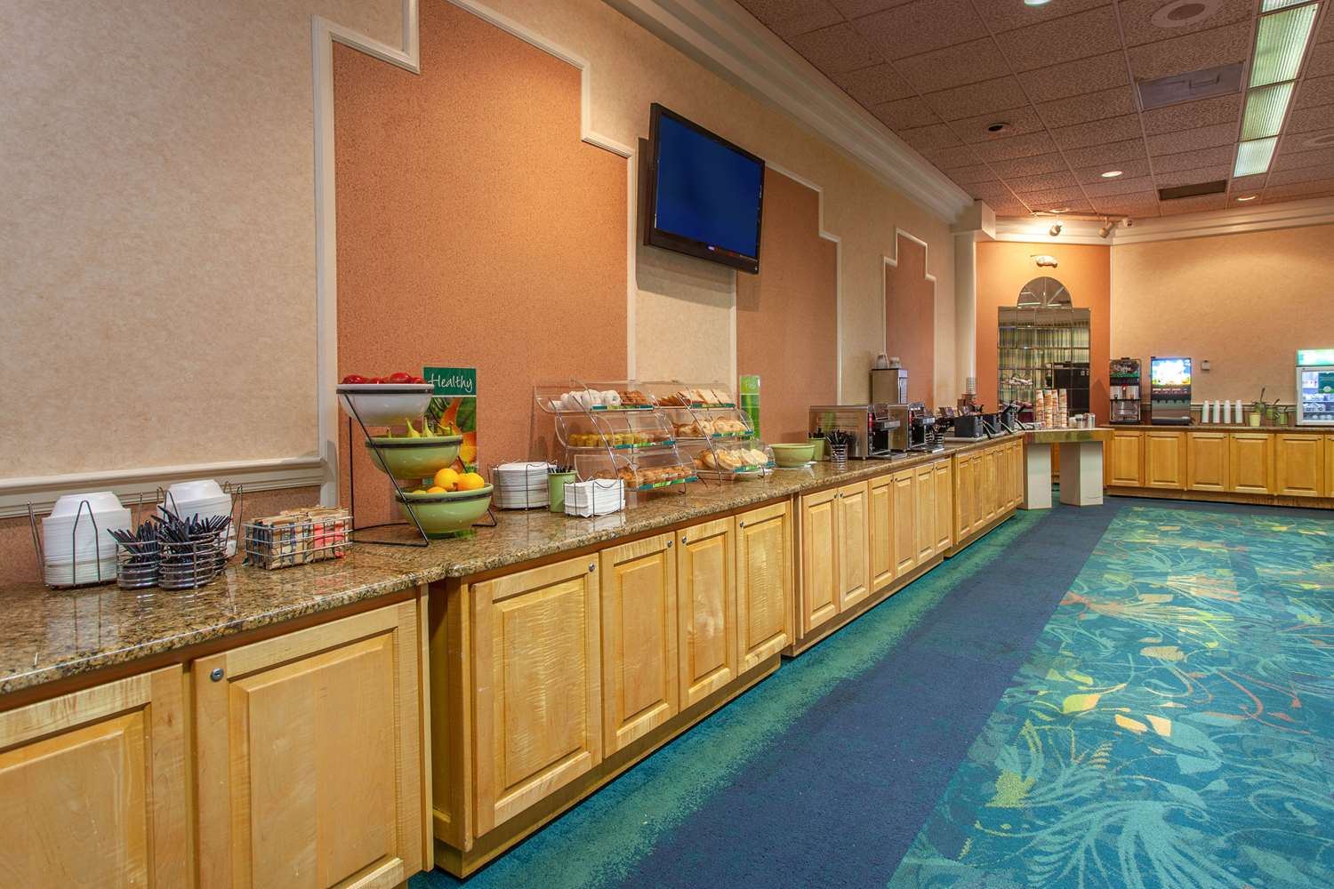 Beachside Hotel and Suites 9/43