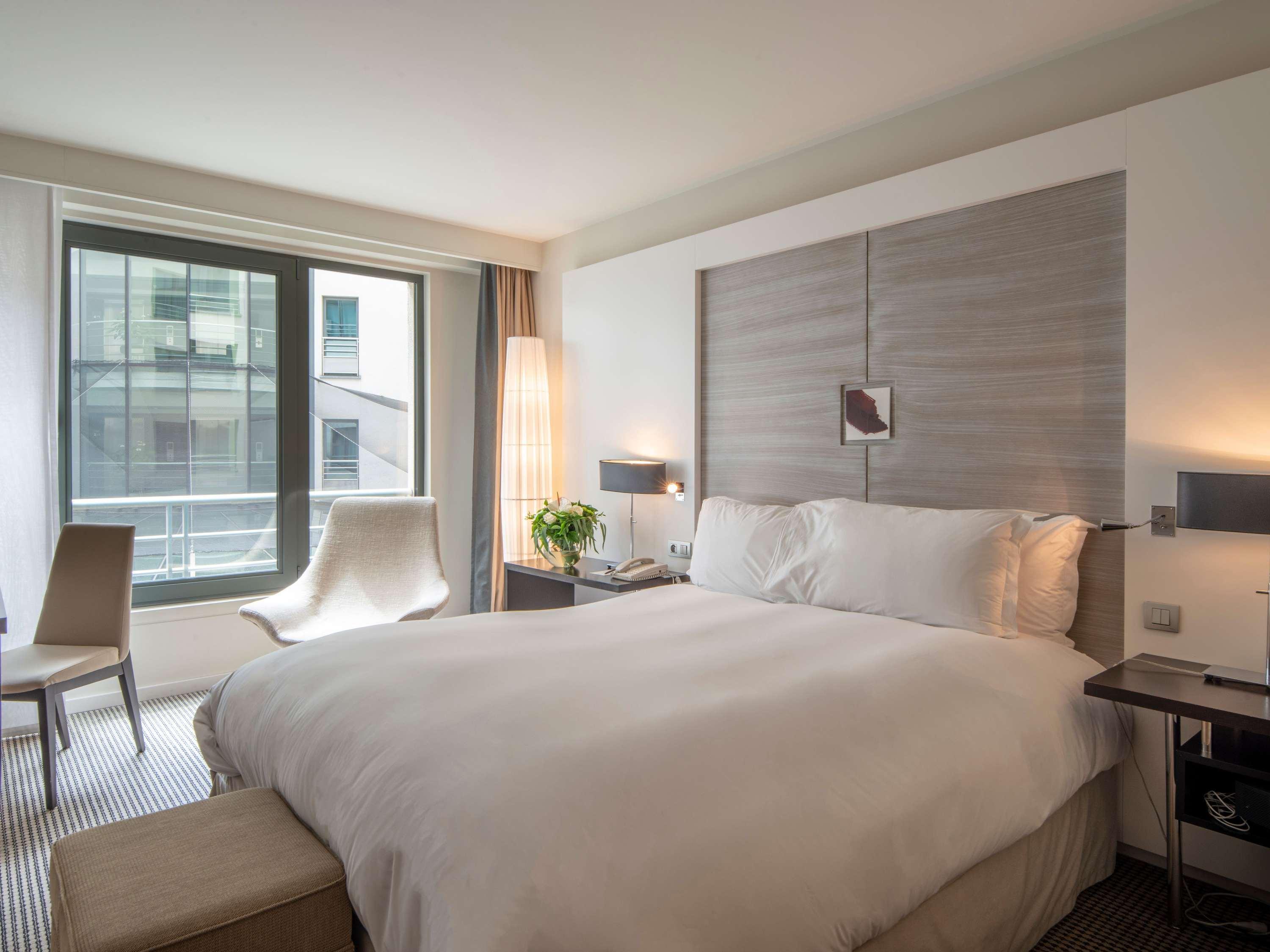 CLASSIC, QUEEN BED