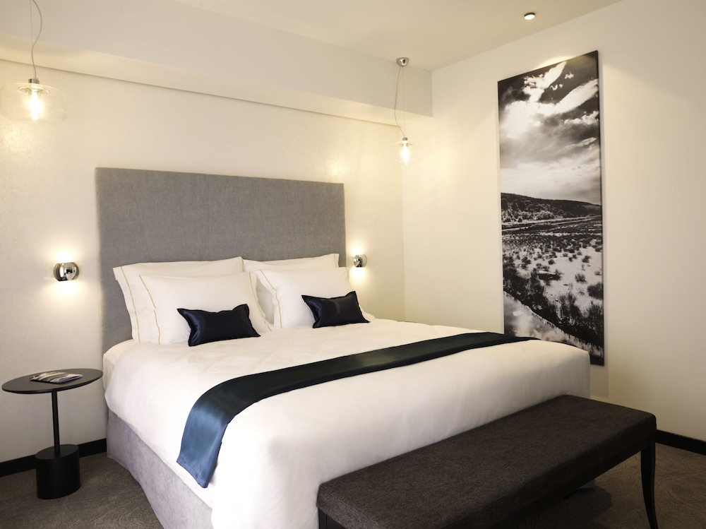 Hotel Slovenija 13/68