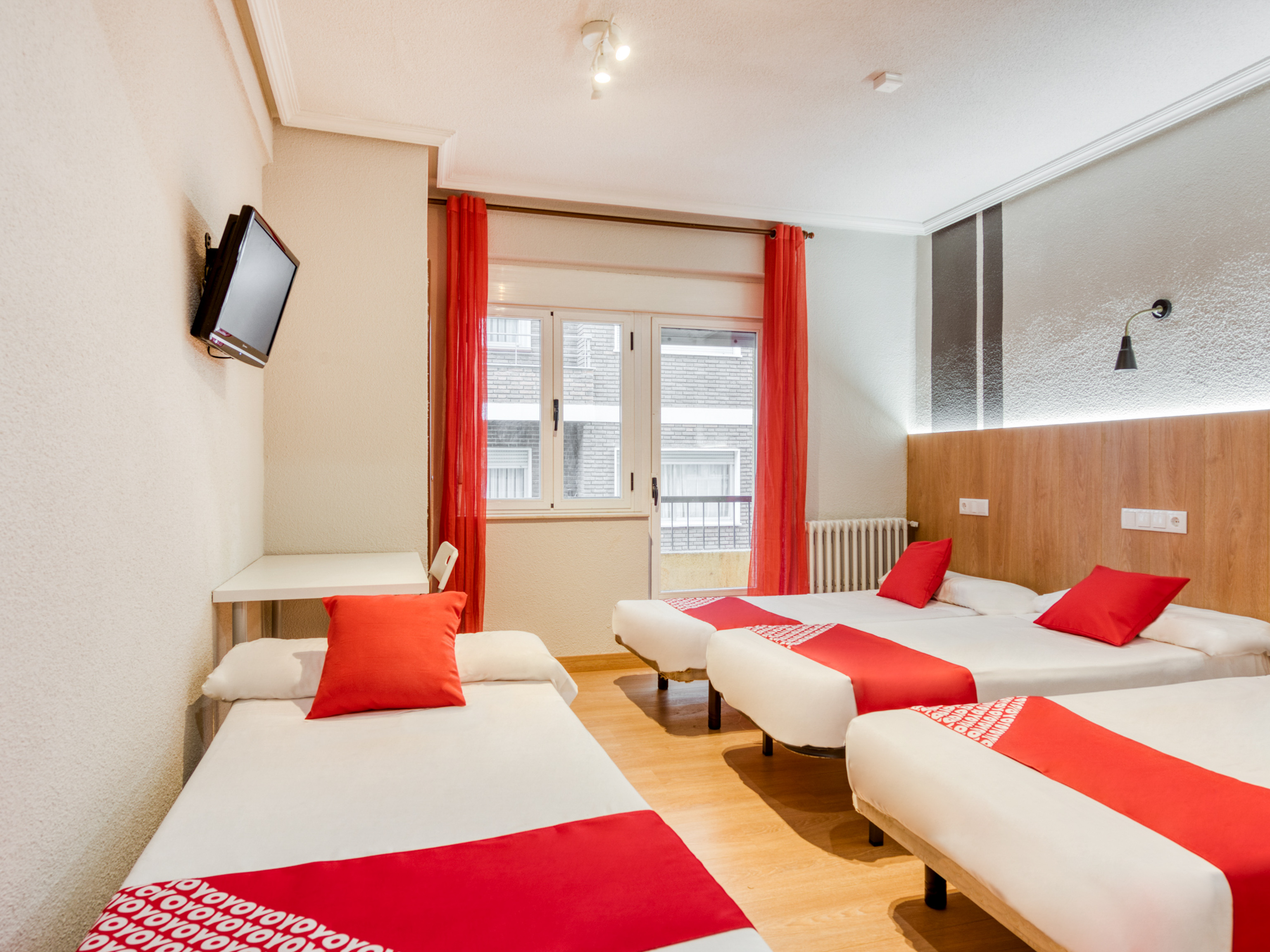 Hostal Uria 6/28