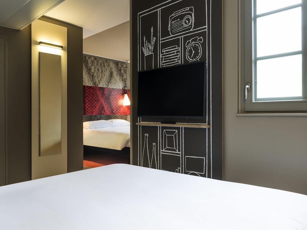 غرفة كومفورت بسرير مزدوج بشرفة مع أريكة، Ibis Saint Germain En Laye Centre 2/5