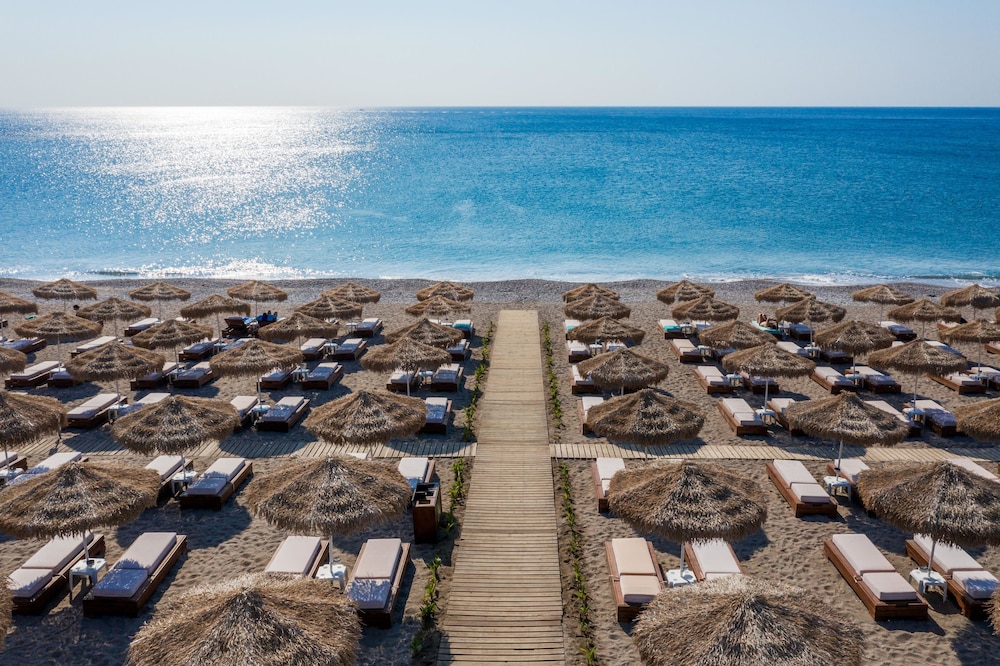 La Marquise Luxury Resort Complex 68/71