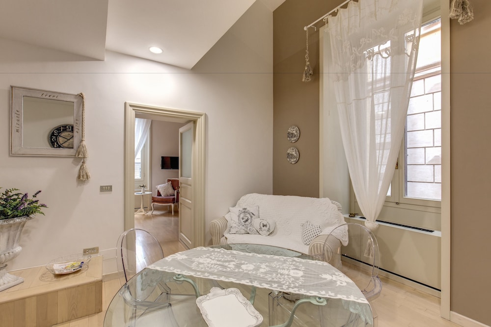 Trevi Miracle Suite 10/37
