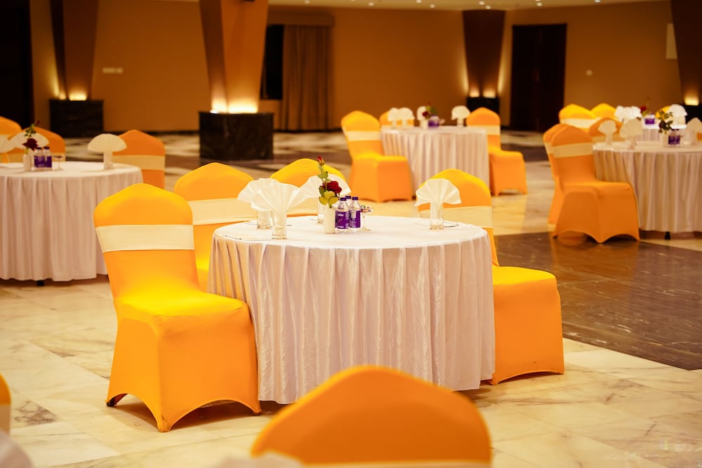 Sun Hotel & Resort 38/50