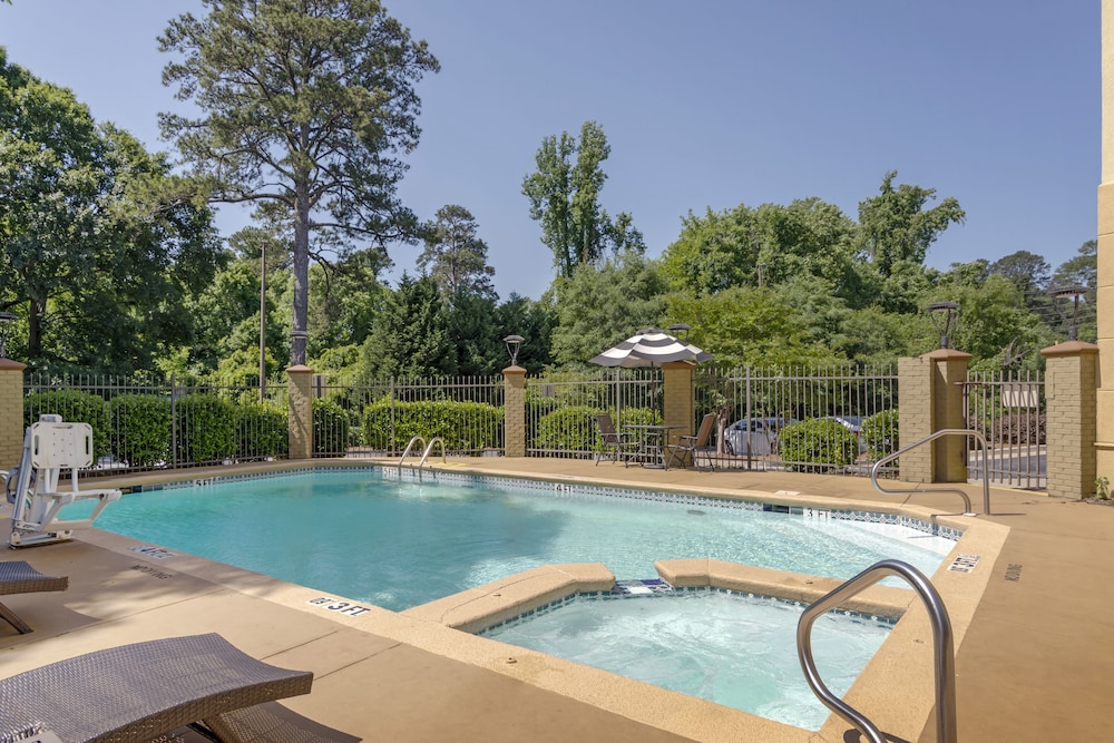 Comfort Suites Columbus State University Area 23/28