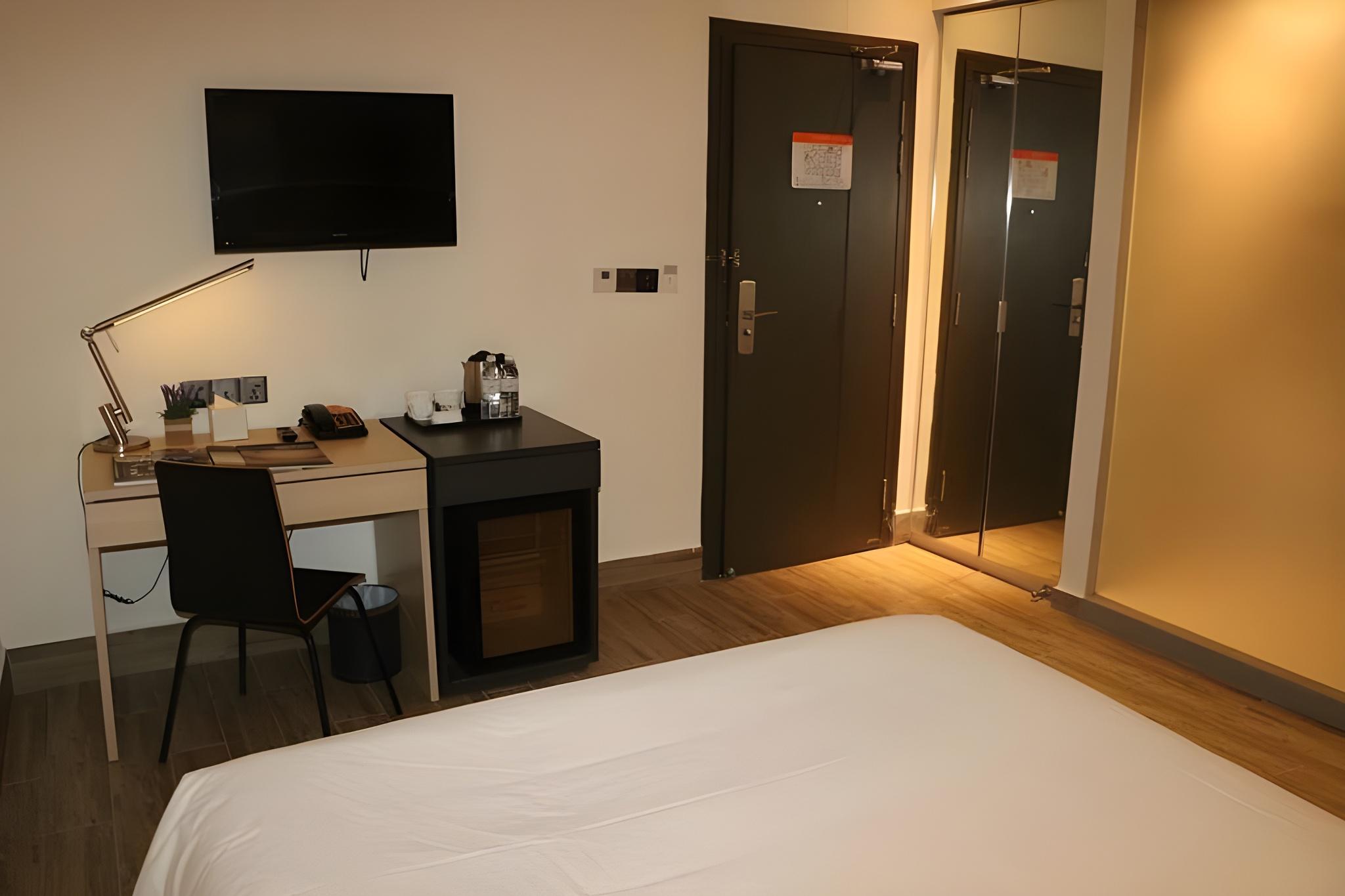Room, No Window