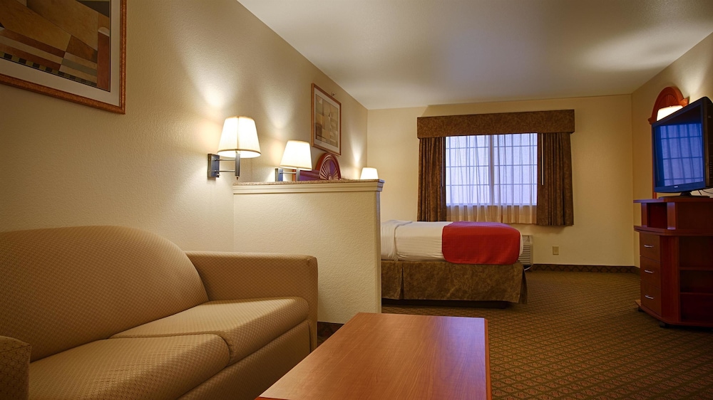 Best Western Henrietta Inn & Suites 22/33
