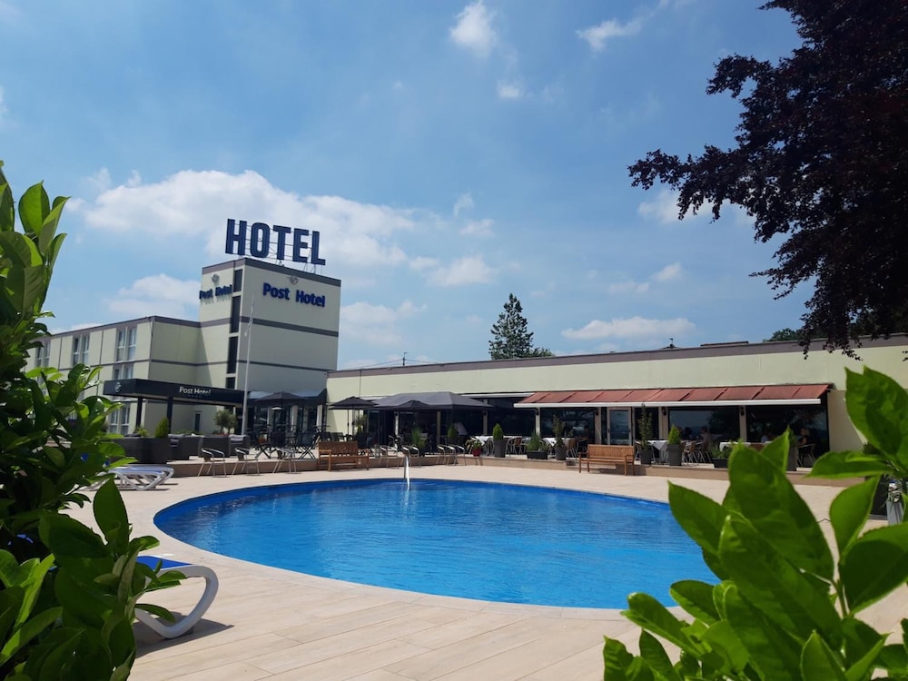 Globales Post Hotel Wellness 1/72