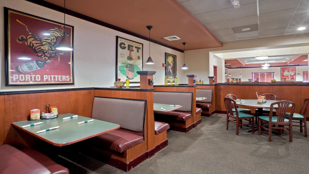 Holiday Inn Hotel And Suites Overland Park West 66/78