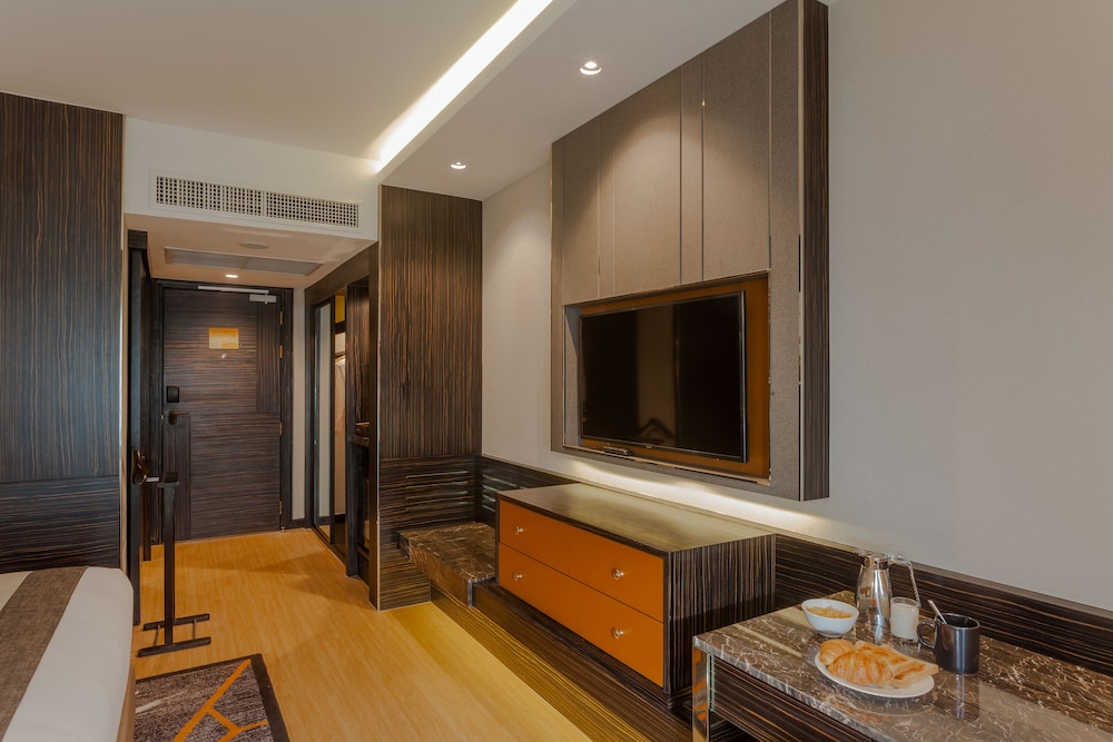 Avani Ratchada Bangkok Hotel 37/67