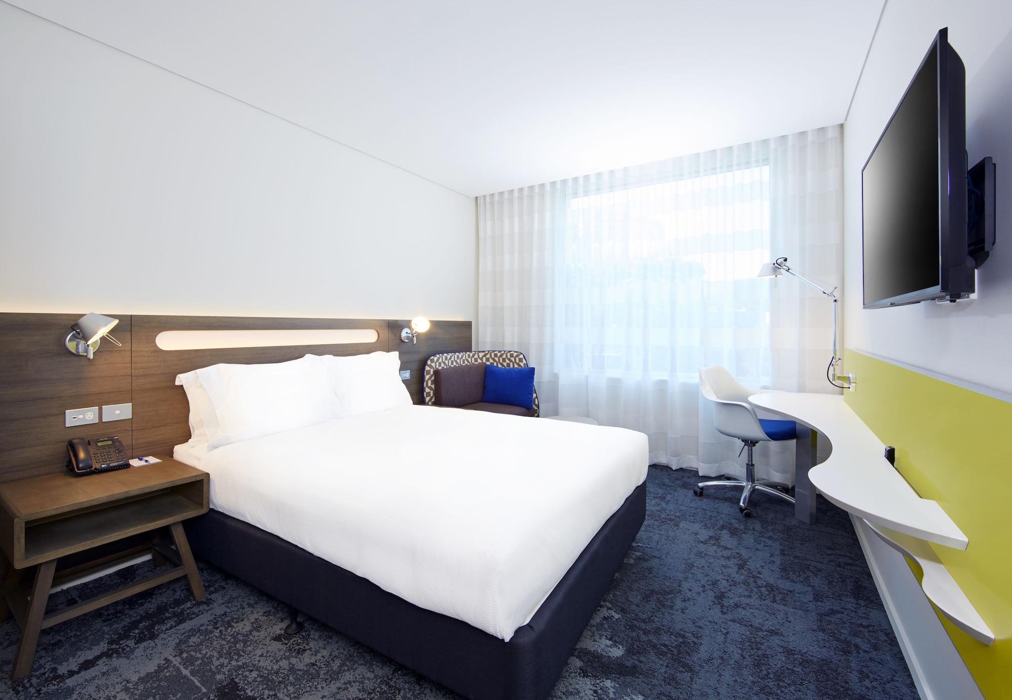 Standard, Queen Bed, Accessible