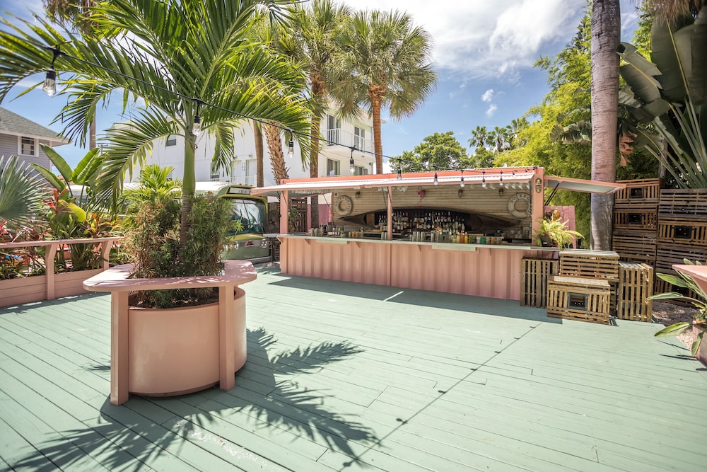 Miami River Inn 6/68