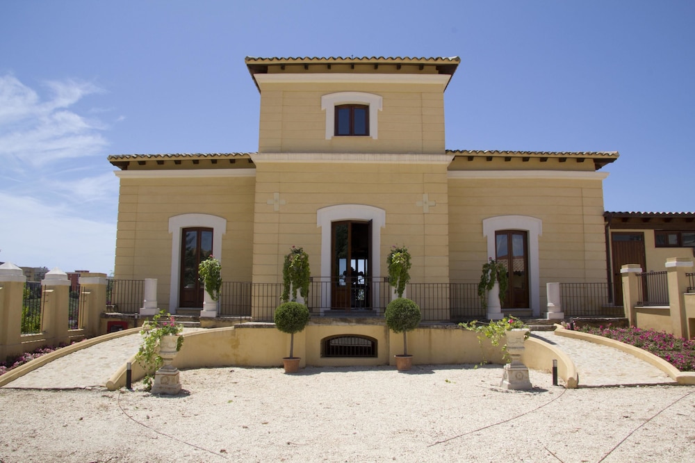 Villa Calandrino Hotel 4/65