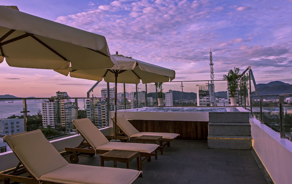 AROMA NHA TRANG BOUTIQUE HOTEL 45/46