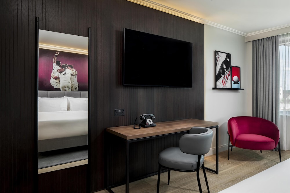 Radisson RED London Twickenham 58/62