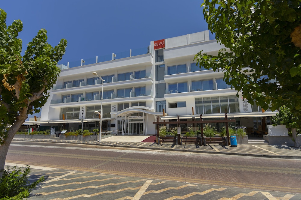 Protaras Plaza in PARALIMNI