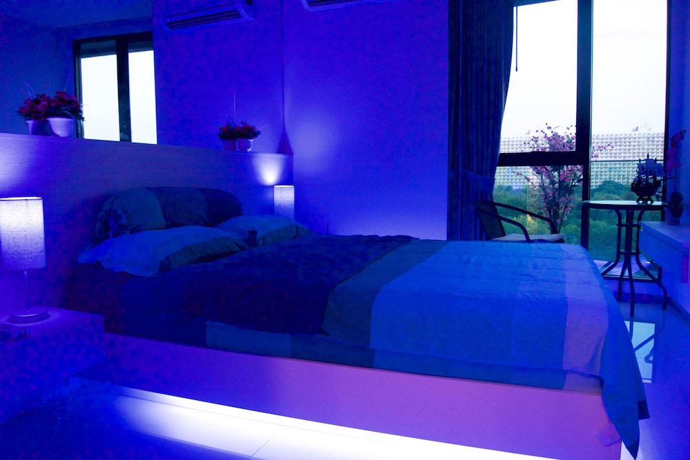 Acqua Condominium 35/50