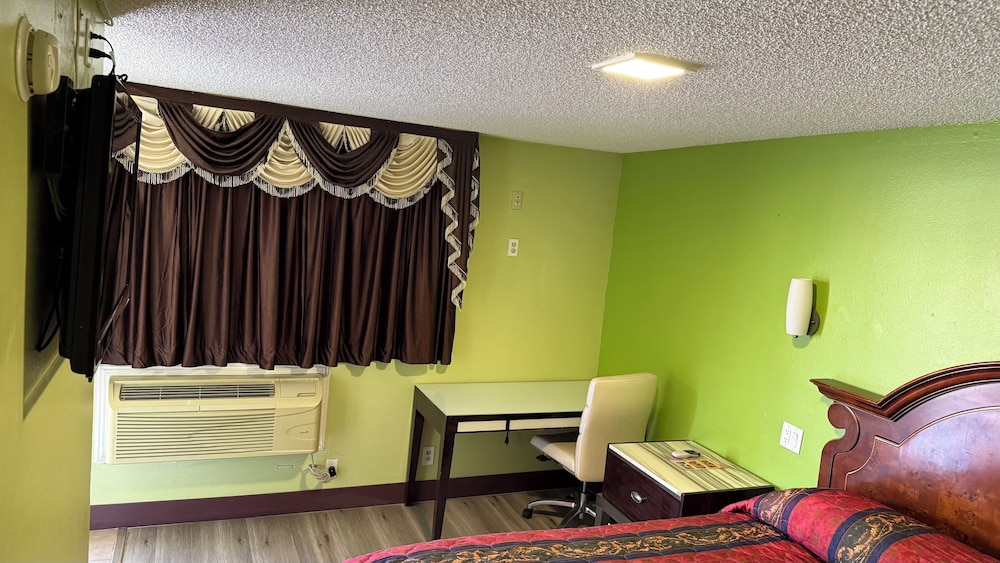 A Fisher's Inn Motel 49/63