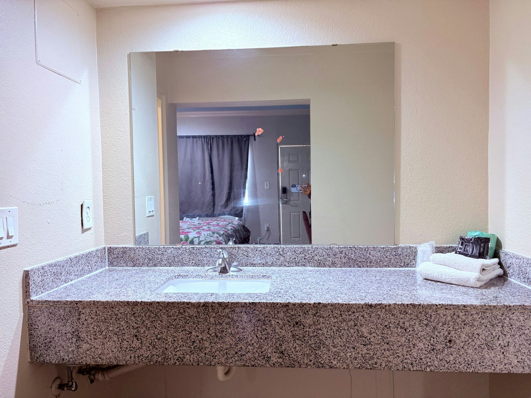 Regency Inn Houston near Hobby Airport 30/31