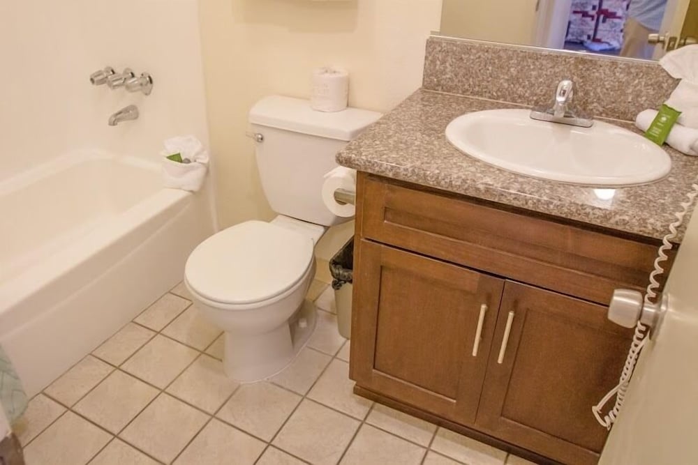California Suites 51/55