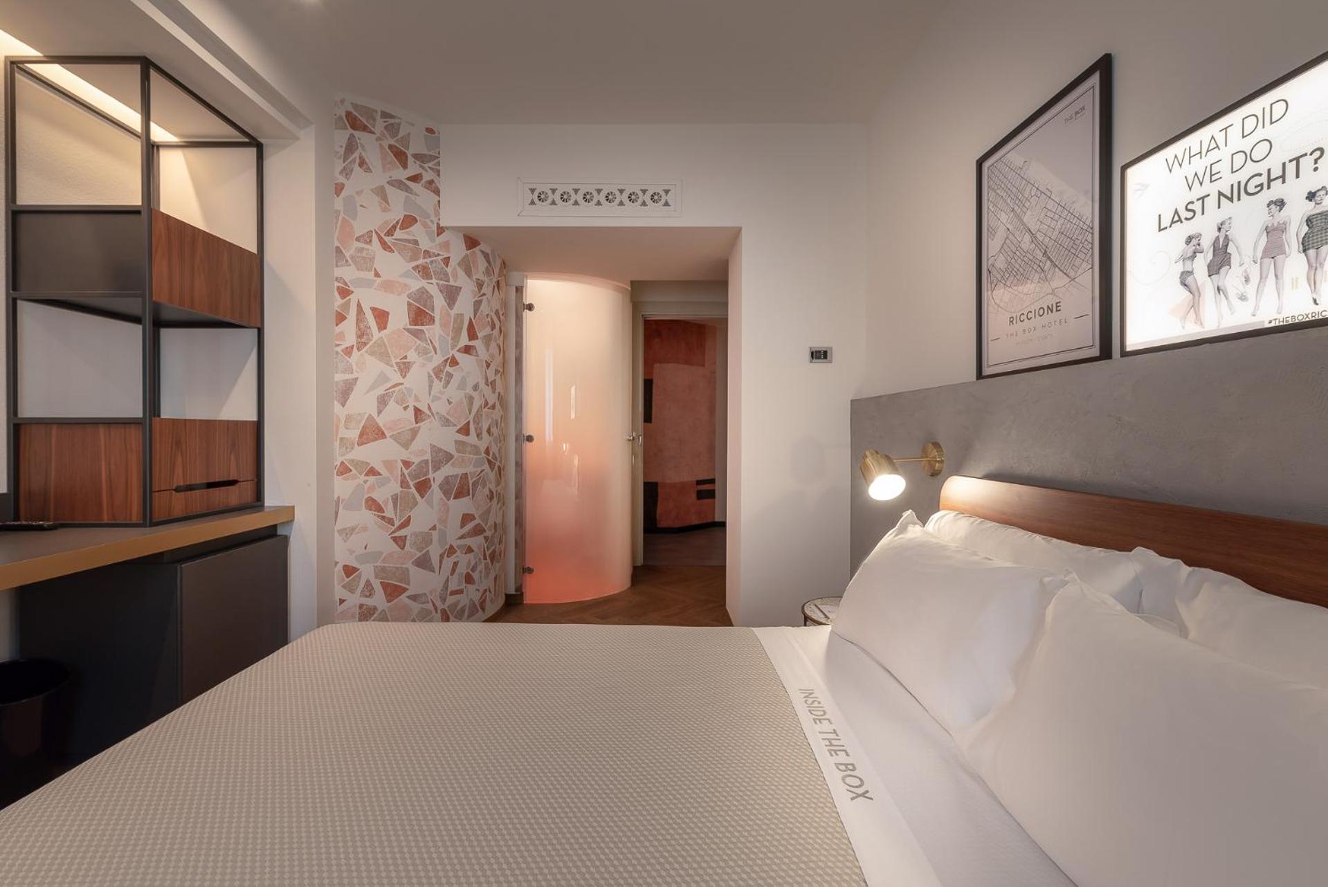 Standard, Double Bed, The Box Riccione 8/10
