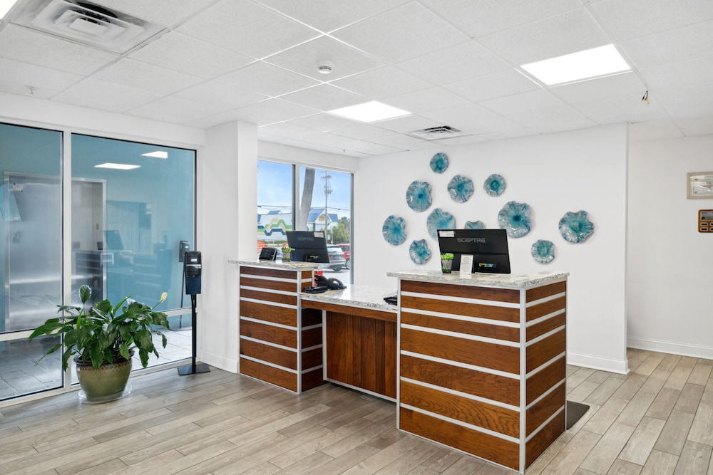 Beachcomber By The Sea 9/50