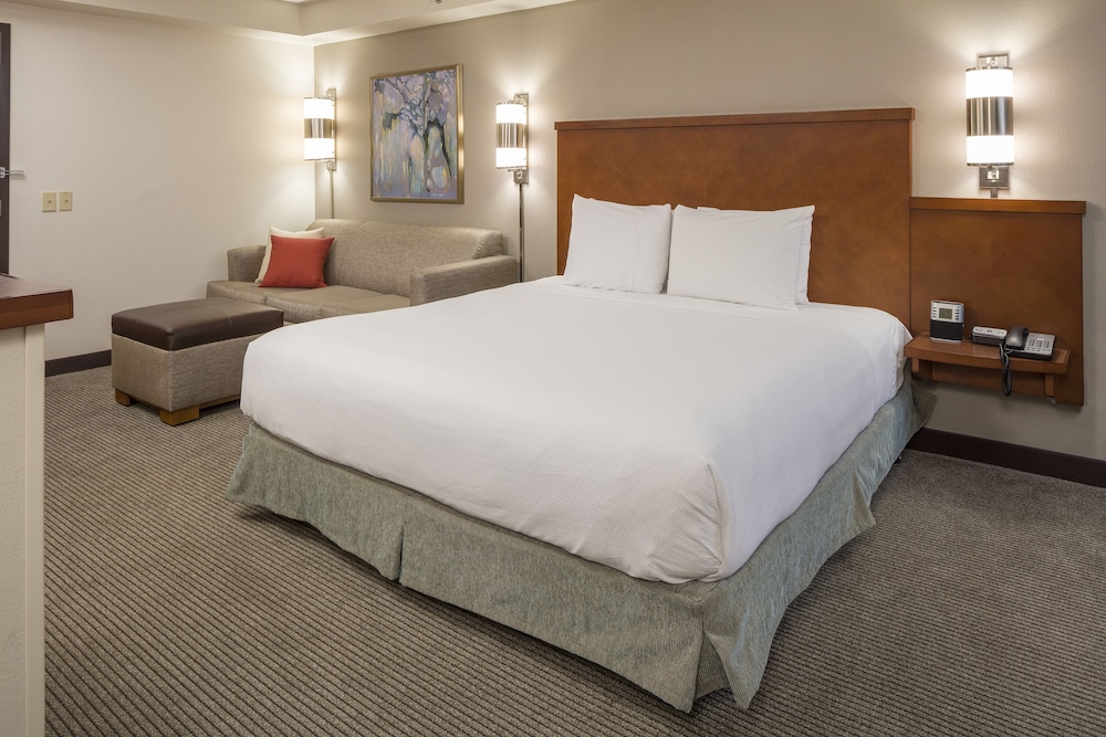 Hyatt Place Houston North 11/60
