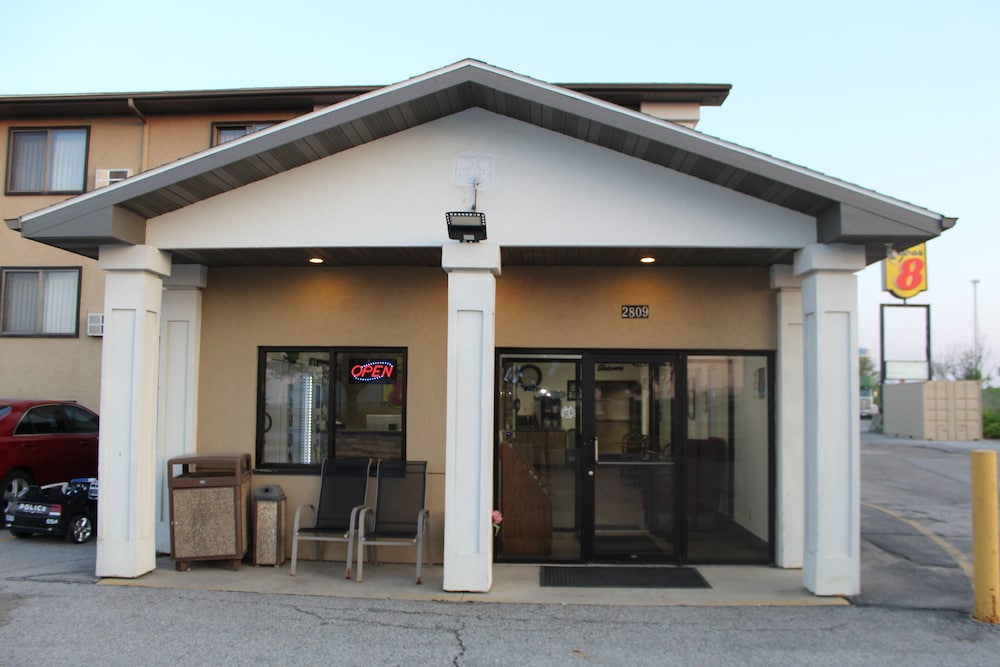 Super 8 by Wyndham Clear Lake 2/58