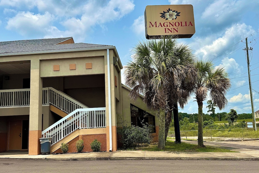 Magnolia Inn Townhouse Hattiesburg MS I-59 7/60