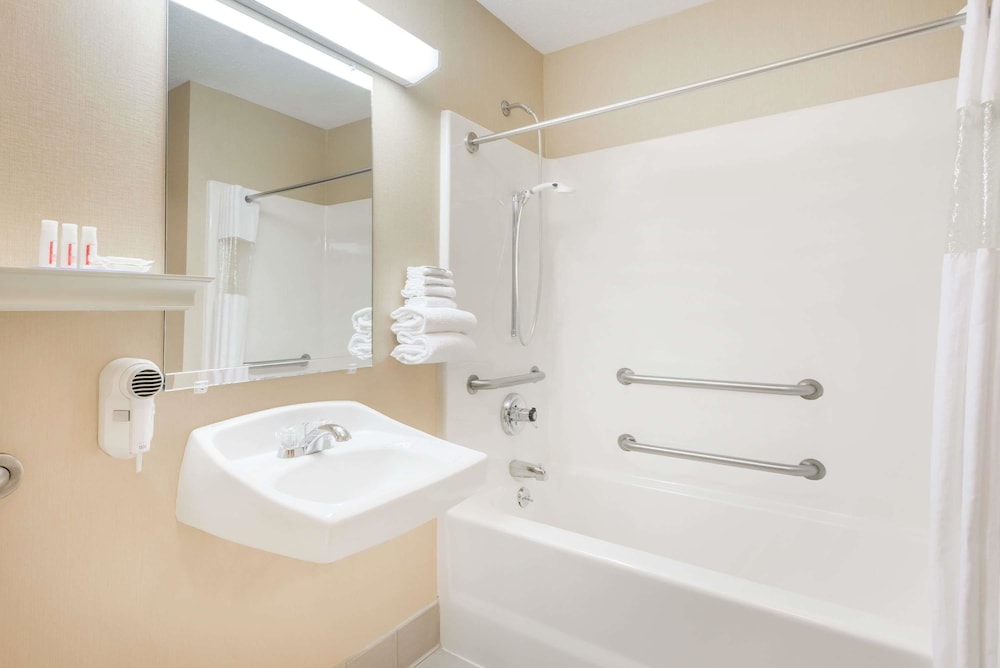 Quality Inn Athens, OH 25/50