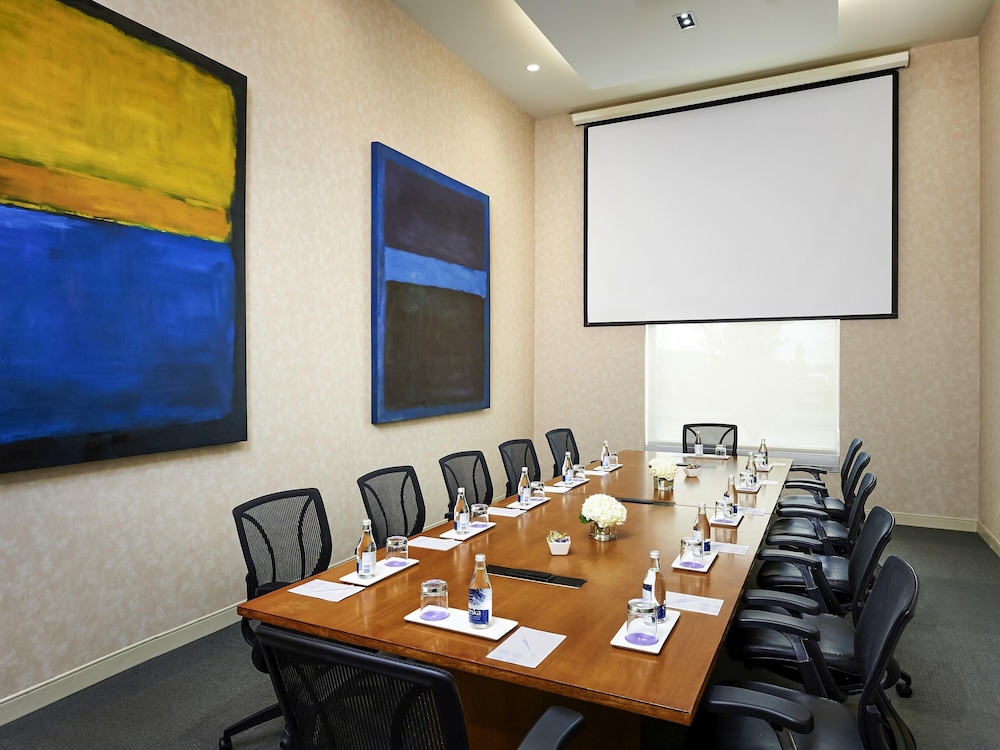 Novotel Toronto Vaughan 58/65