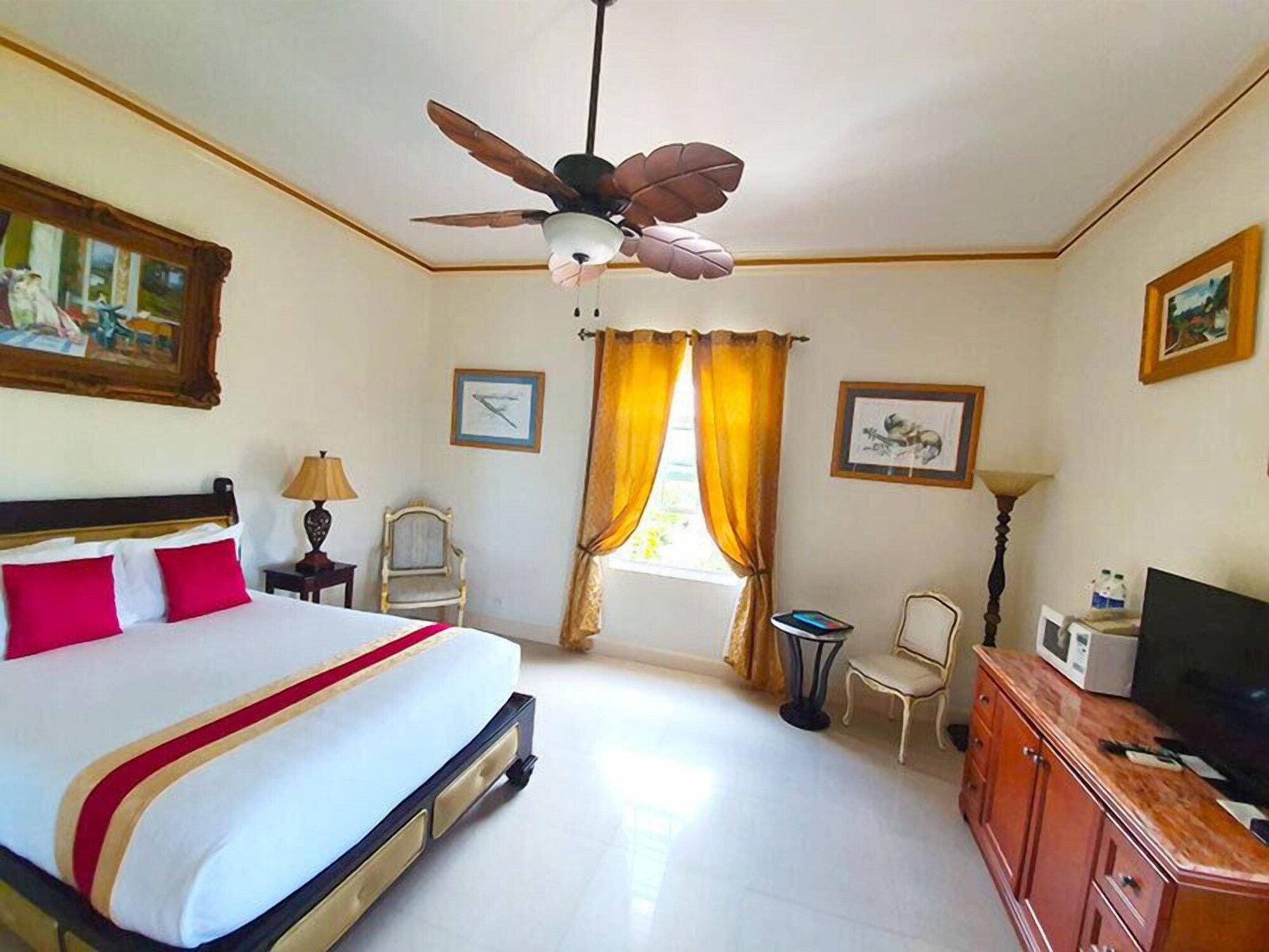 RUBY, LUXURY, LAKE AND PARTIAL OCEAN VIEW