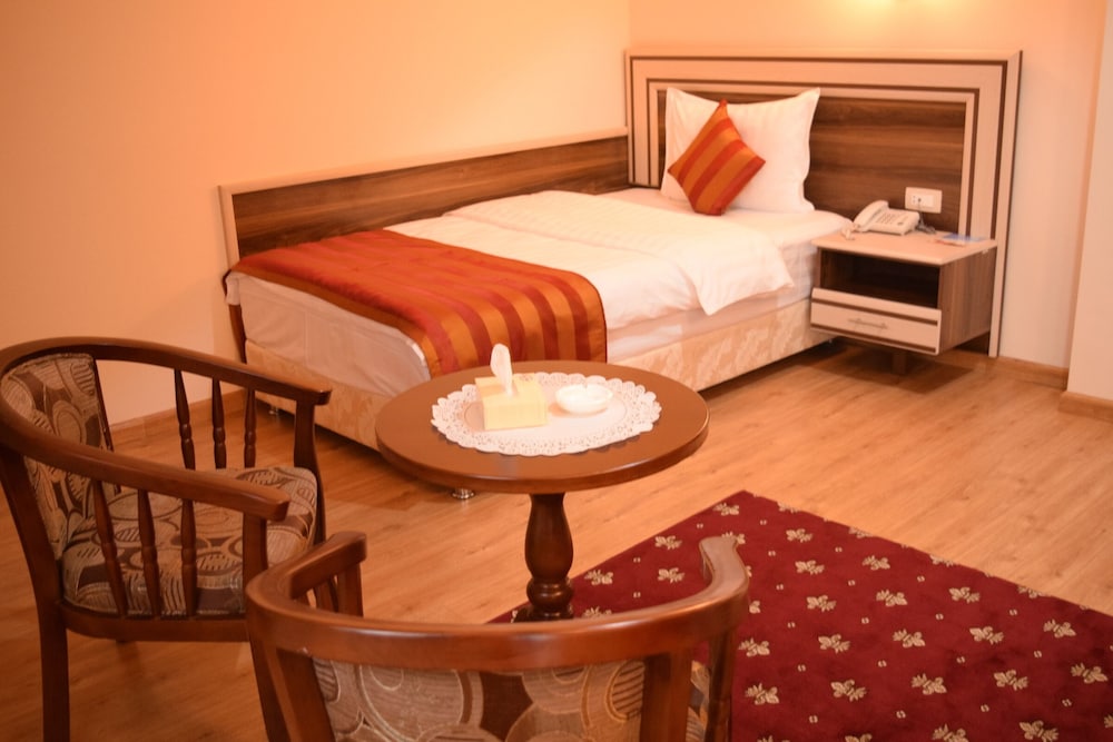 Artsakh Hotel 19/37