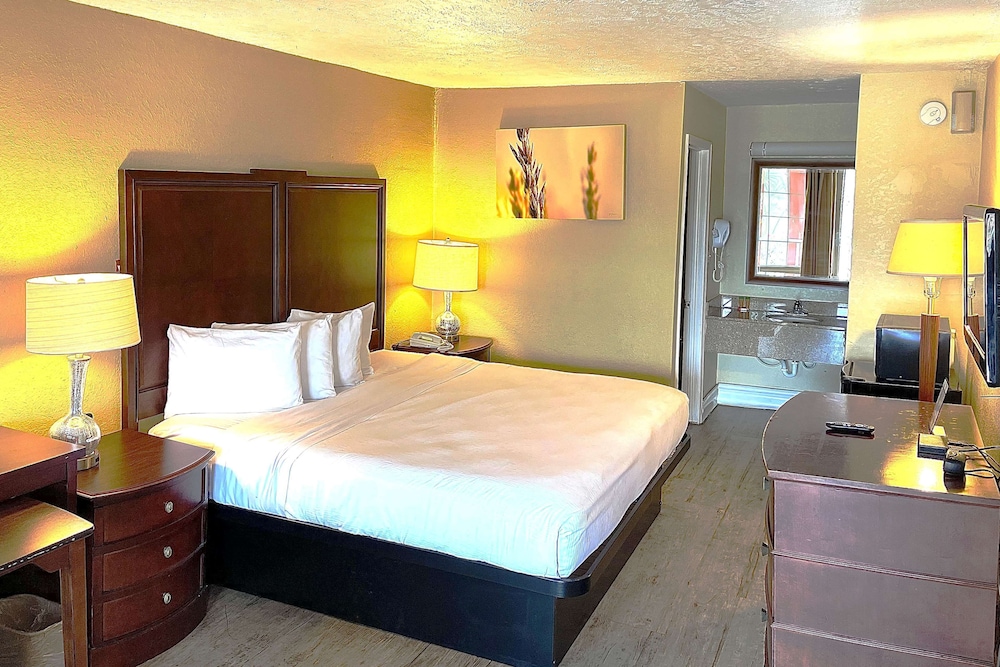 Days Inn by Wyndham Fort Walton Beach 13/34