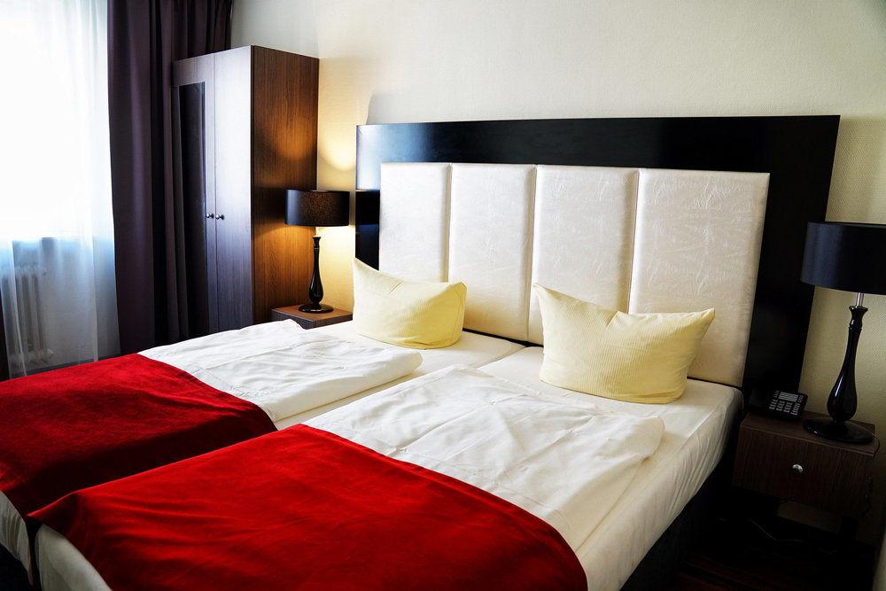 Standard, Double Bed