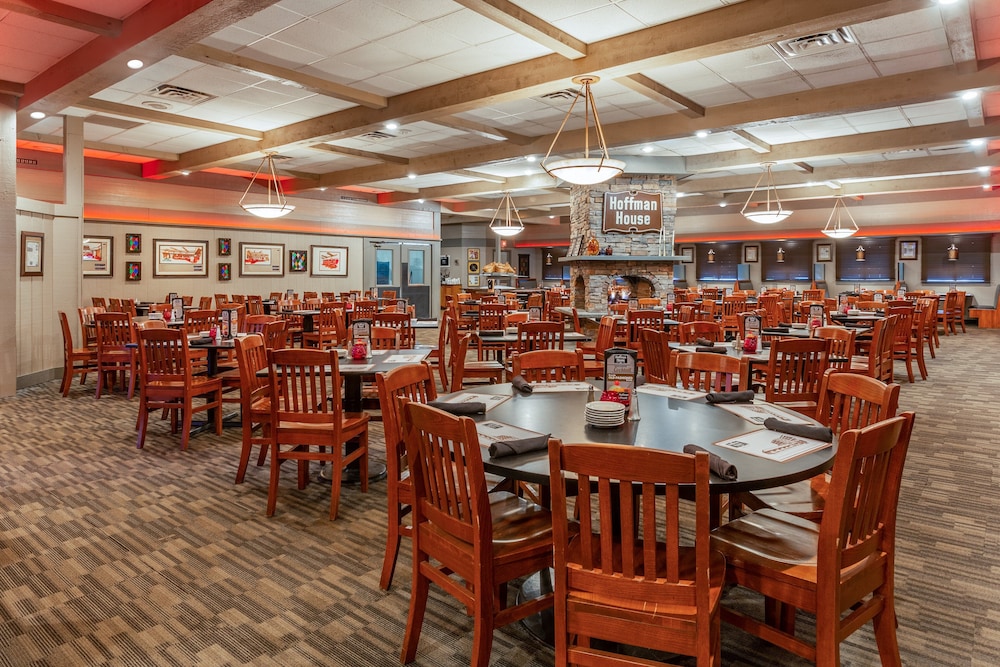 restaurant cafeteria