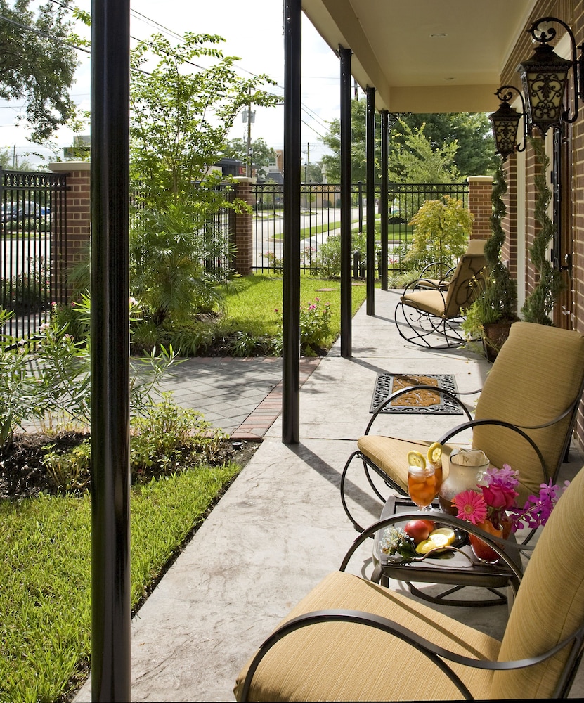La Maison In Midtown An Urban Bed And Breakfast 18/47