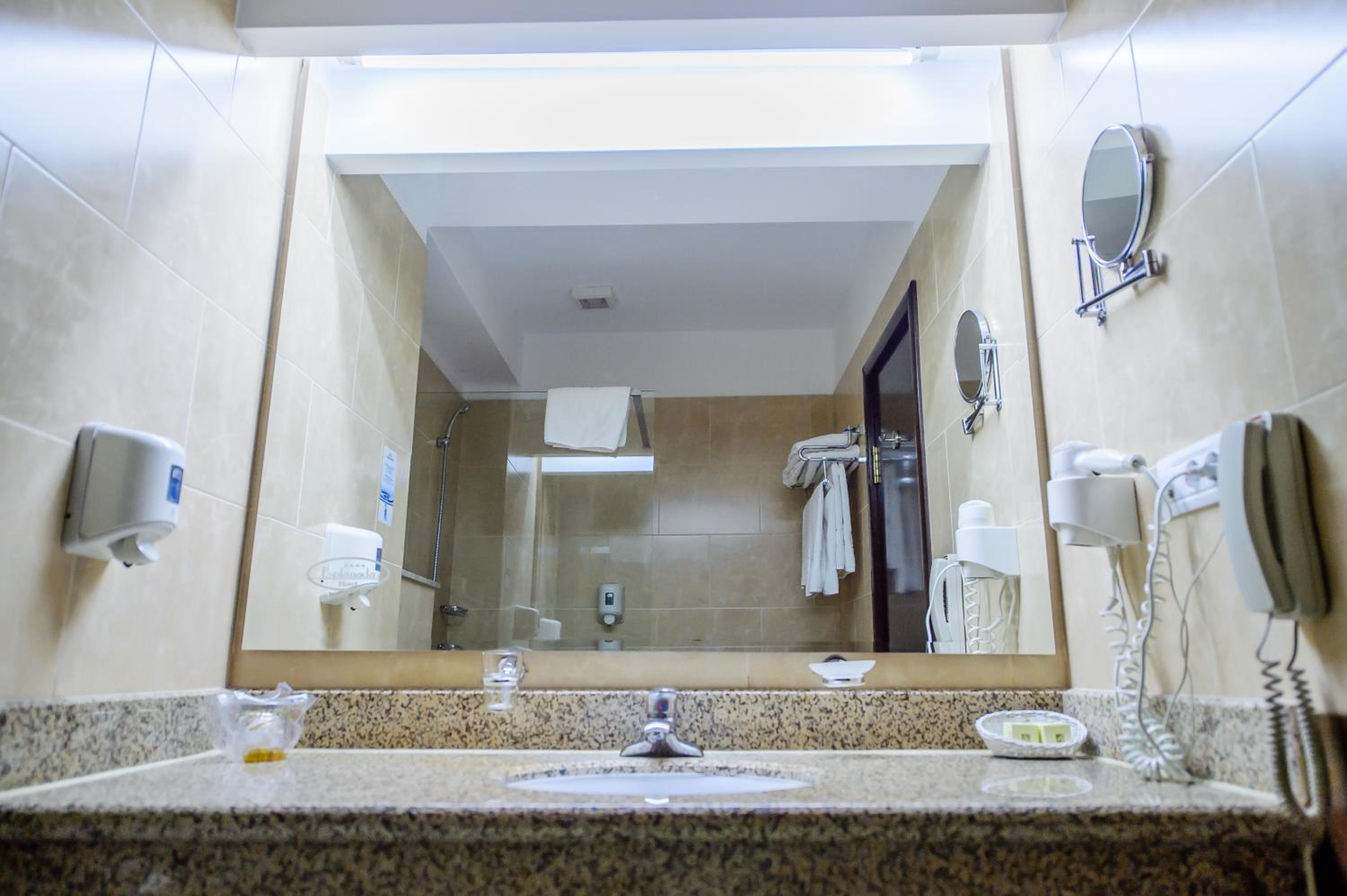 Esplanada Hotel 49/50