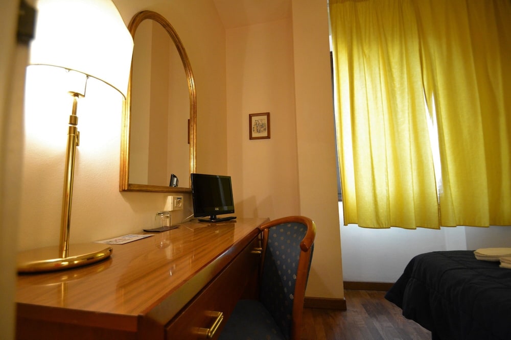 Hotel Posta 50/50