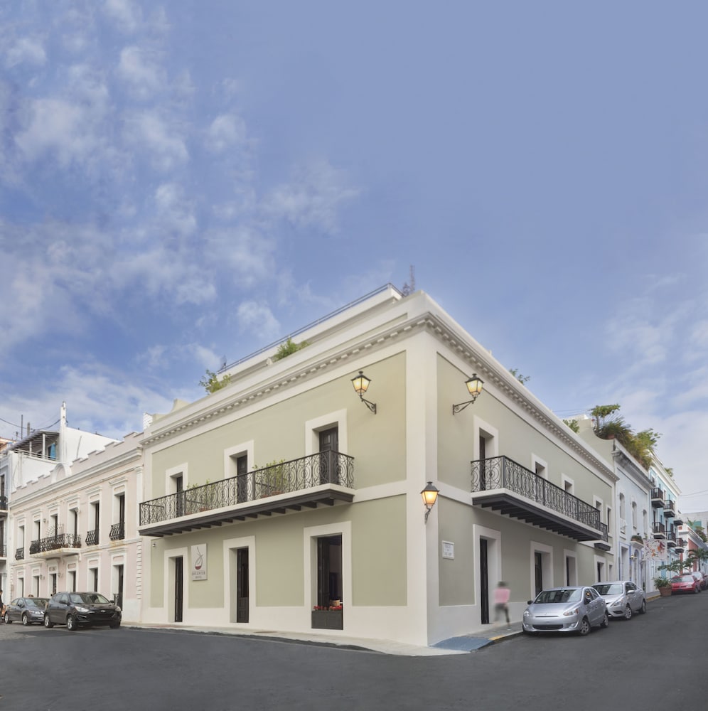 Decanter Hotel 1/47