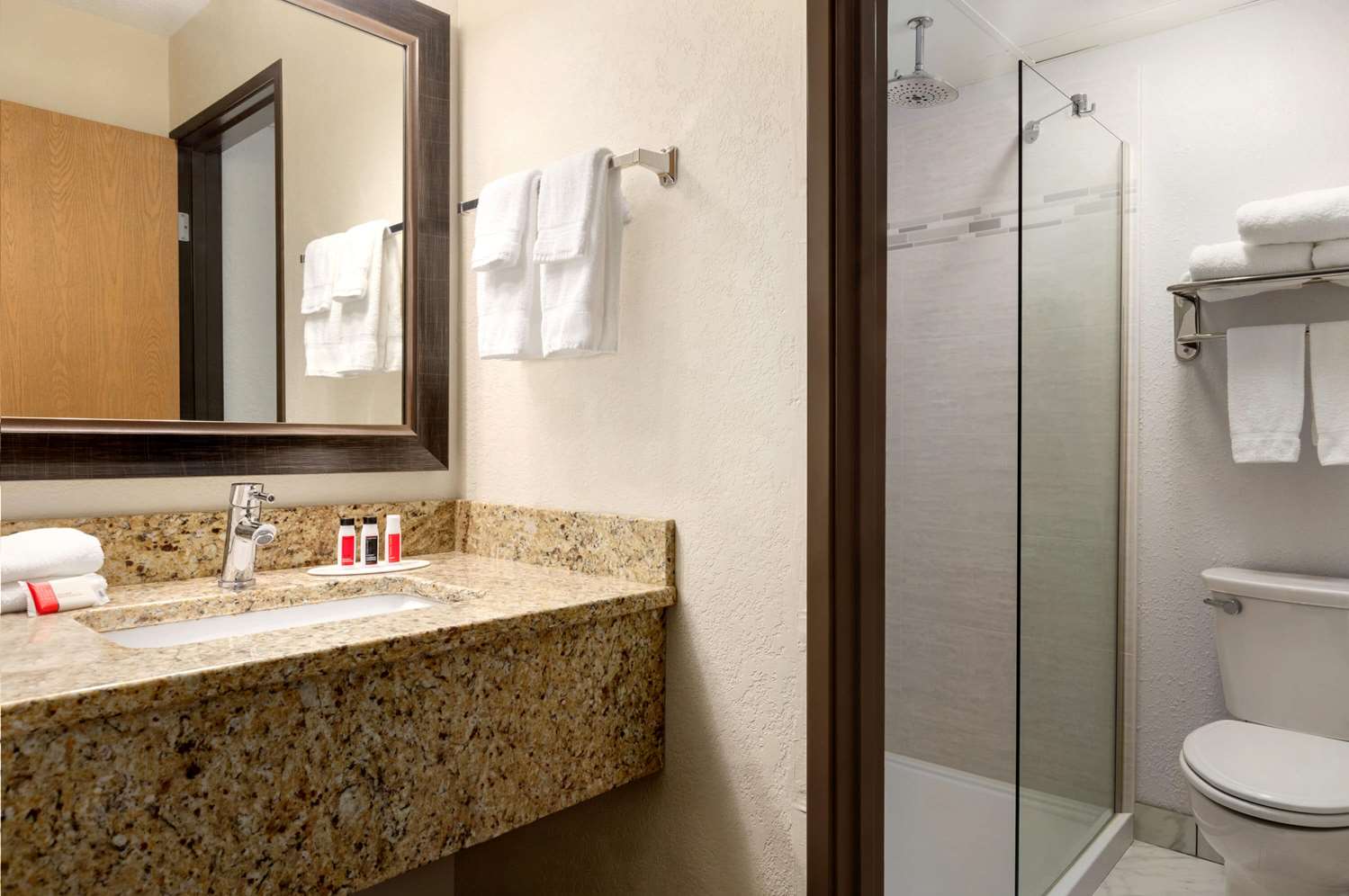 Baymont By Wyndham Owatonna 53/59