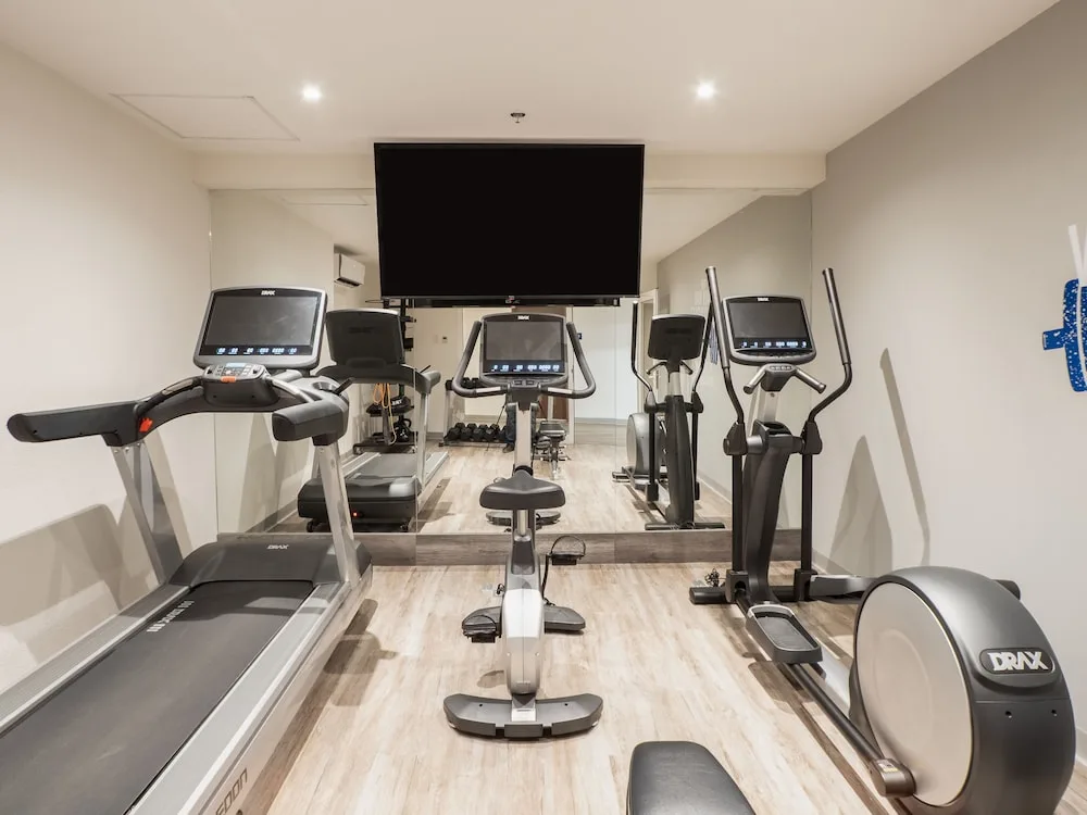 Hotel Mesaluna Short and Long Stay 50/74