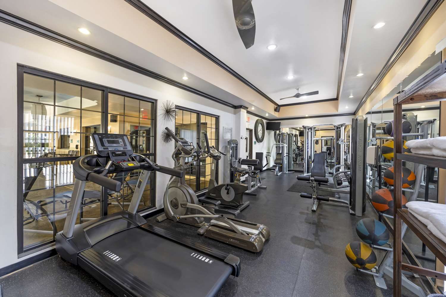 Best Western Plus Emerald Inn & Suites 19/39