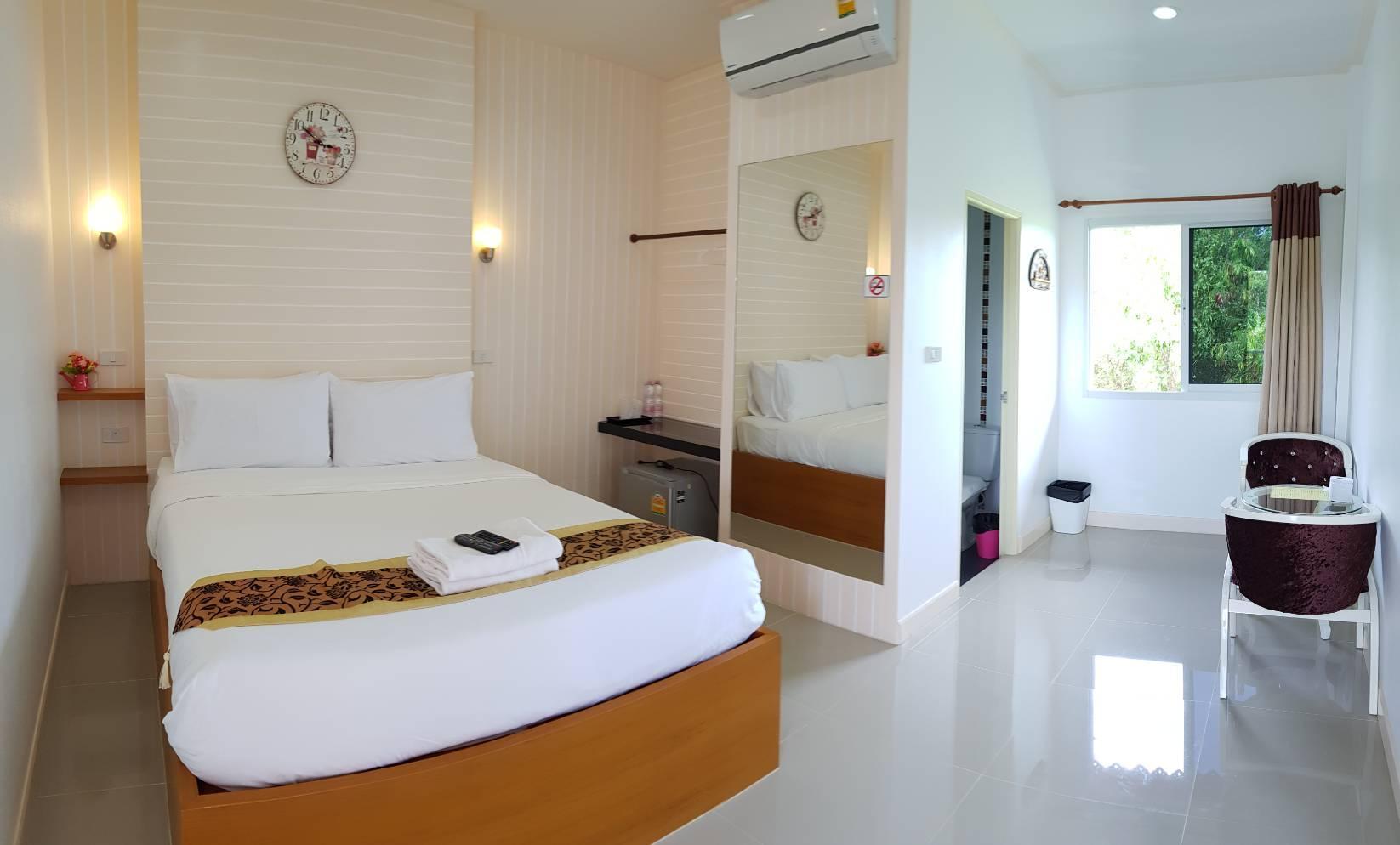 The Aam Resort Bang Sa-Re 15/28