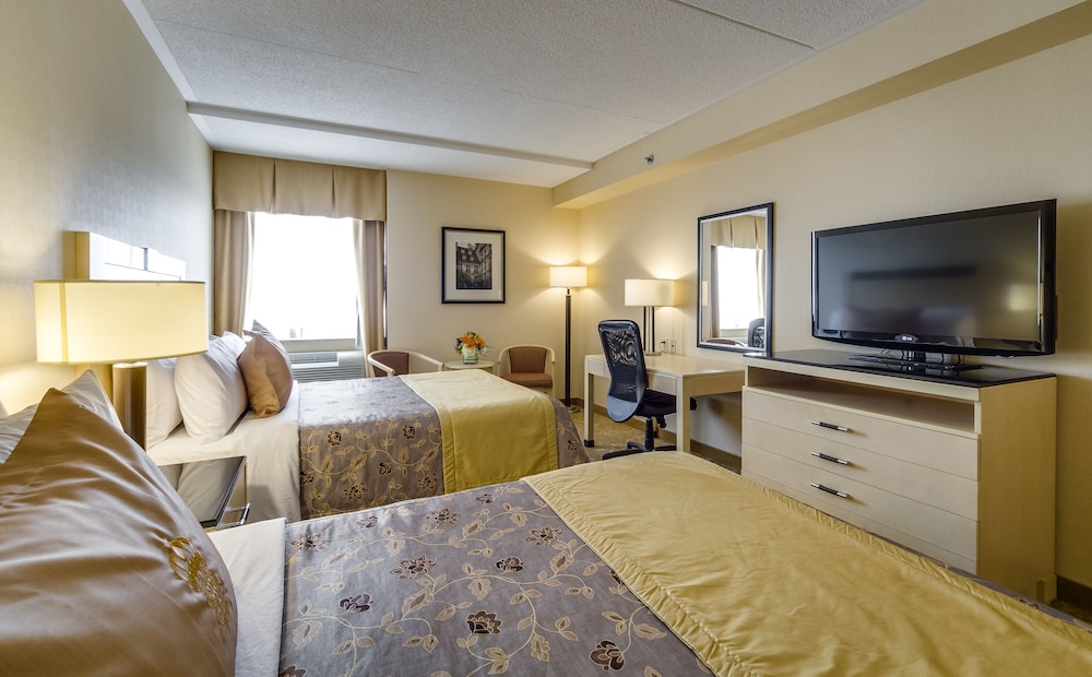 Monte Carlo Inns And Suites Downtown Markham 25/68