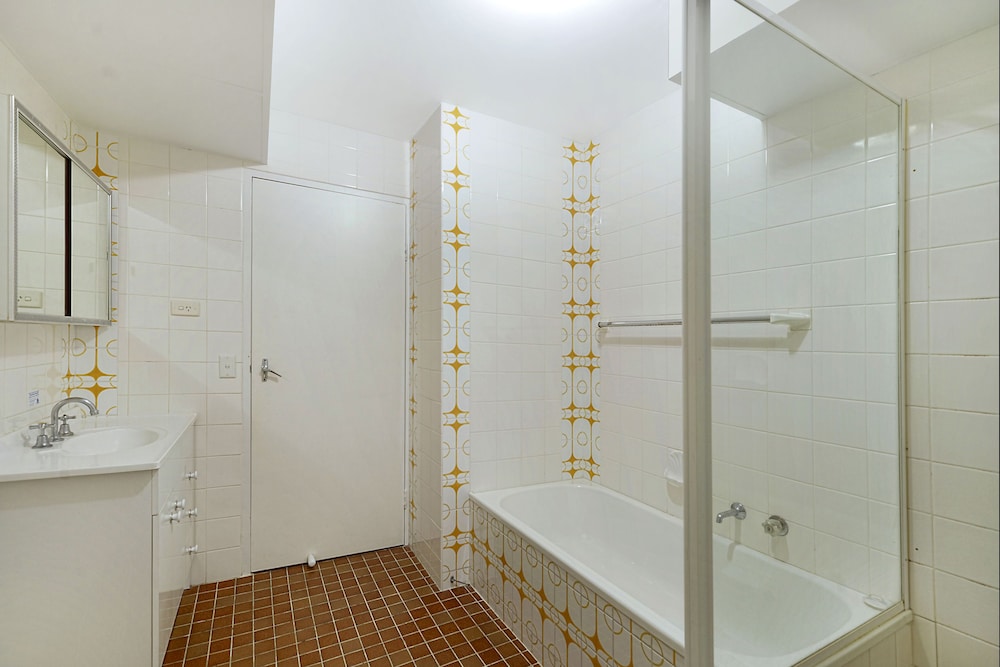 Condor Ocean View Apartments 70/74