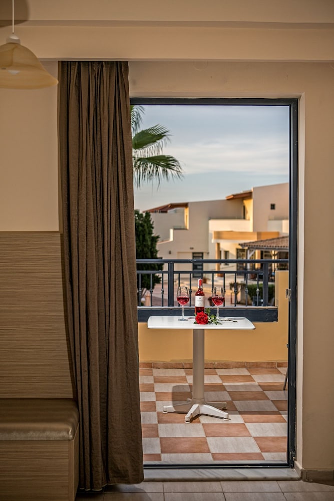 Blue Aegean Hotel and Suites 10/64