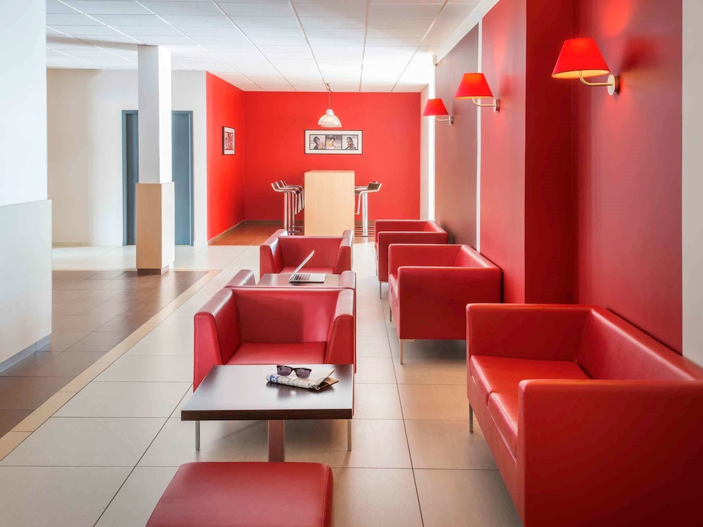 Ibis Cholet 24/36