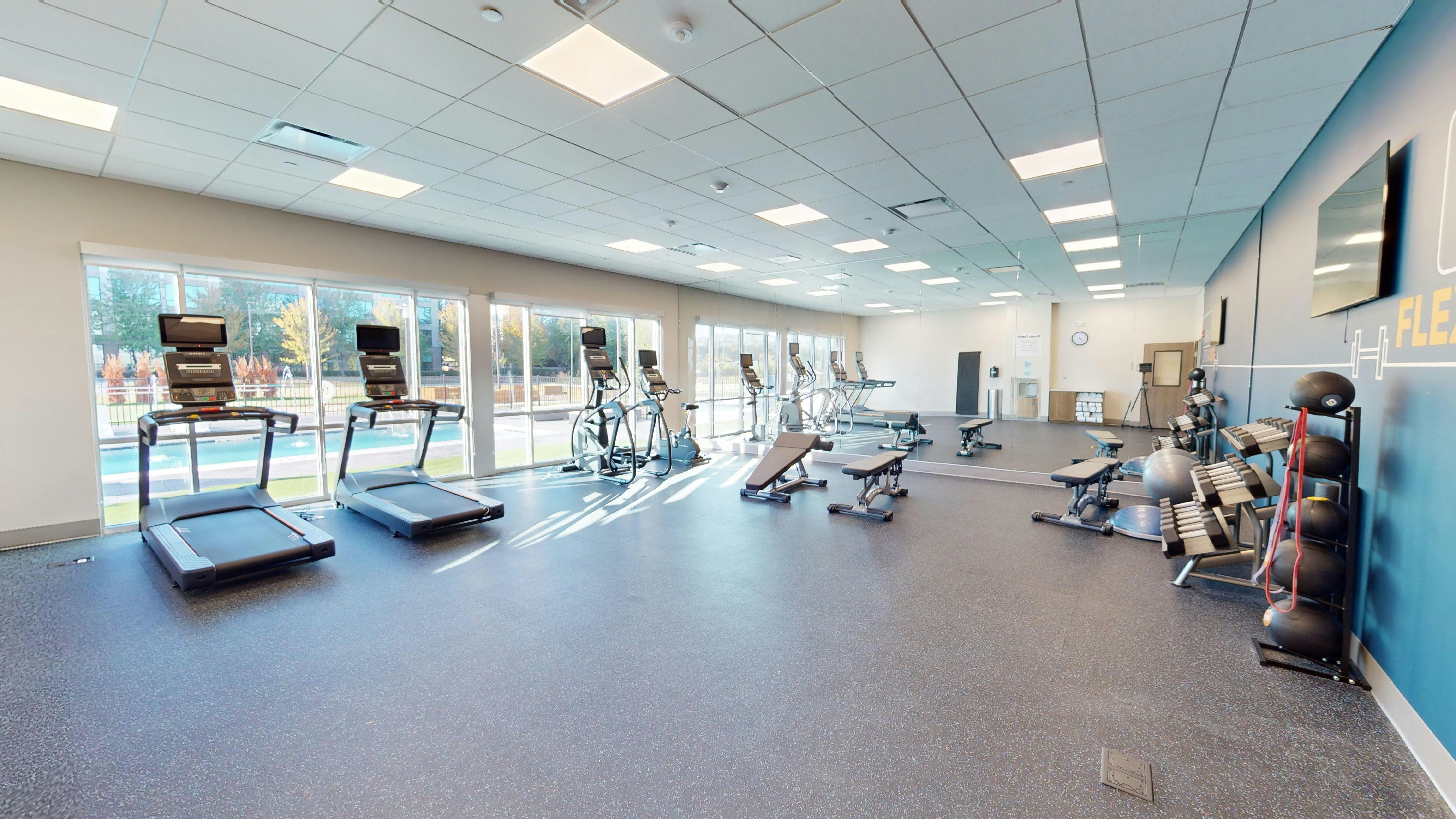 Holiday Inn Express & Suites Chicago Schaumburg, an IHG Hotel 24/50