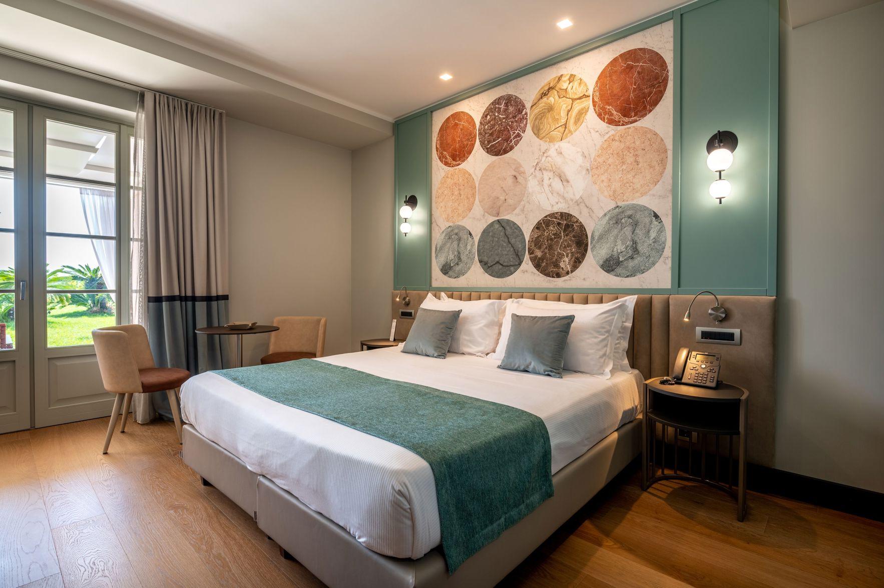 1 Bedroom, Deluxe, Double Bed, Partial Sea View, Patio
